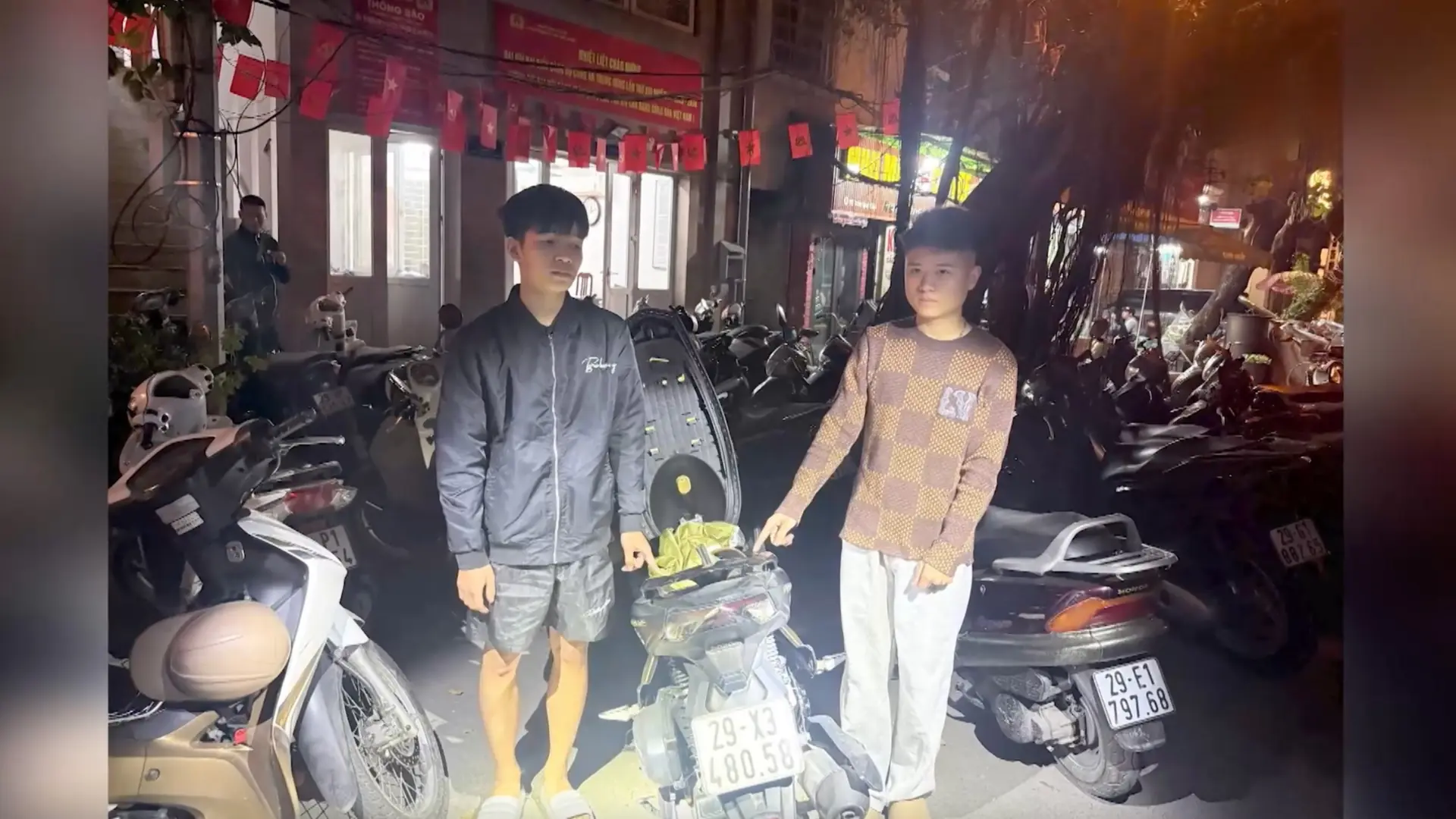 Liên tiếp phát hiện các trường hợp mang theo hung khí